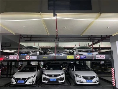 Sistema de estacionamento com elevador-eficiente em termos de espaço